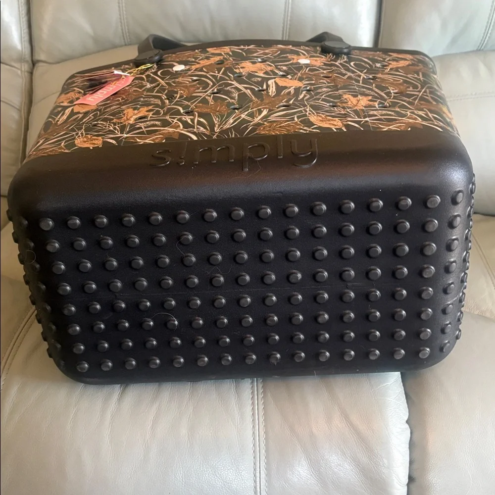 Simply Southern tote nwt camo. - Picture 9 of 11